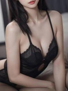 トリンドル　プラダ